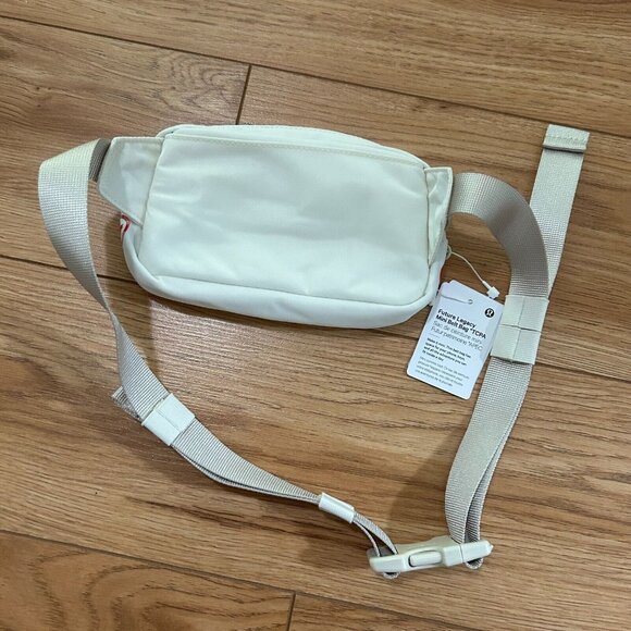 Lululemon Team Canada Future Legacy Mini Belt Bag White/Light Ivory NEW - Picture 3 of 5